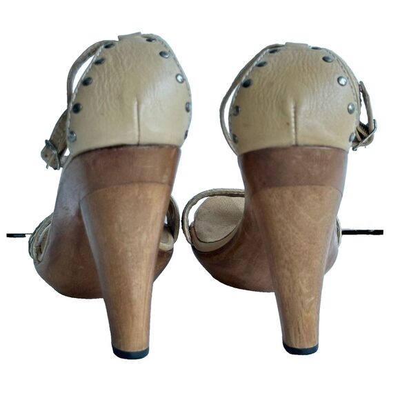 MICHAEL KORS Studded Leather Light Beige Wooden Heels Sandals Ankle Strap Size 7 - Picture 5 of 7